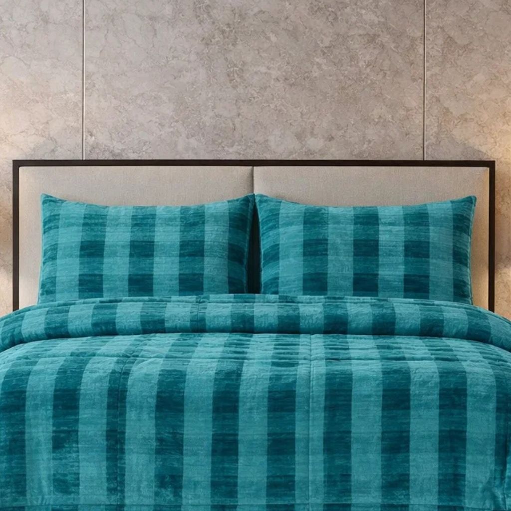 Comforter 4 Pcs Set Ornate Carve Poly Bag - Sky Blue Colour