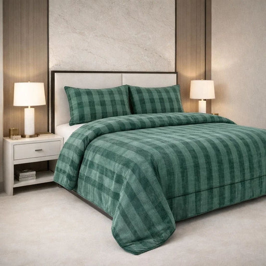 Comforter 4 Pcs Set Ornate Carve Poly Bag - Dark Green Colour