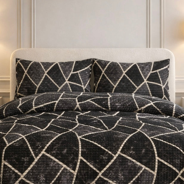 Comforter 4 Pcs Velor Front Fitted Set Poly Bag- Black Colour
