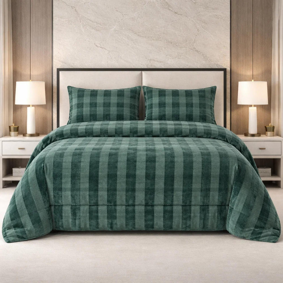 Comforter 4 Pcs Set Ornate Carve Poly Bag -  Dark Green Colour