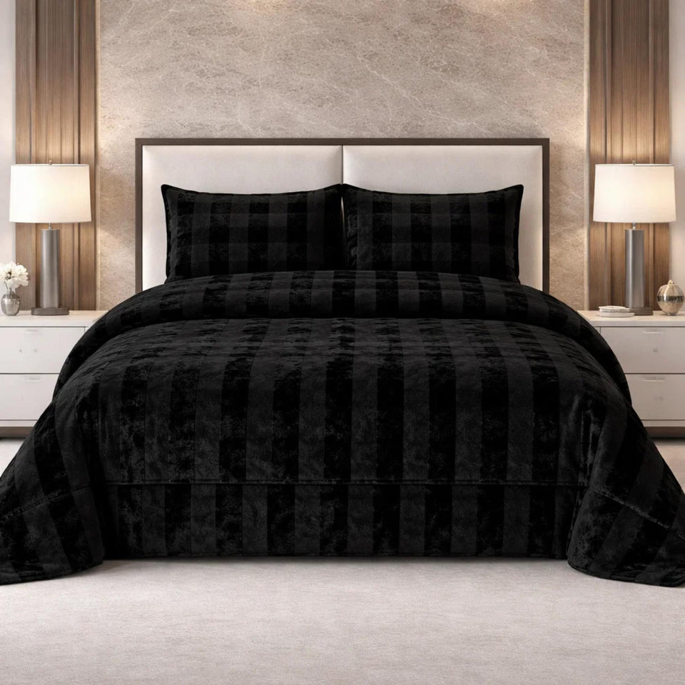 Comforter 4 Pcs Set Ornate Carve Poly Bag - Black Colour