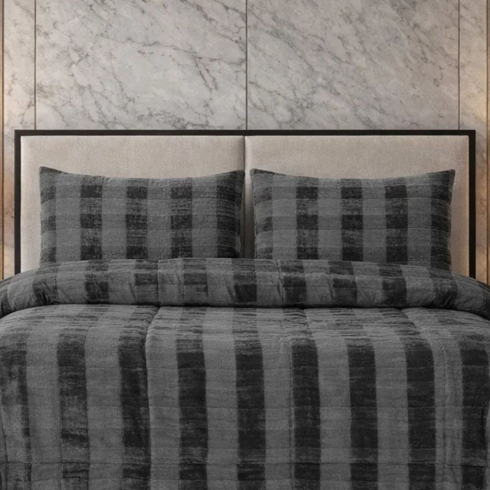 Comforter 4 Pcs Set Ornate Carve Poly Bag - Gray Colour